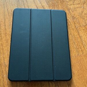 🆕iPad 9.7 case with cover - brand new